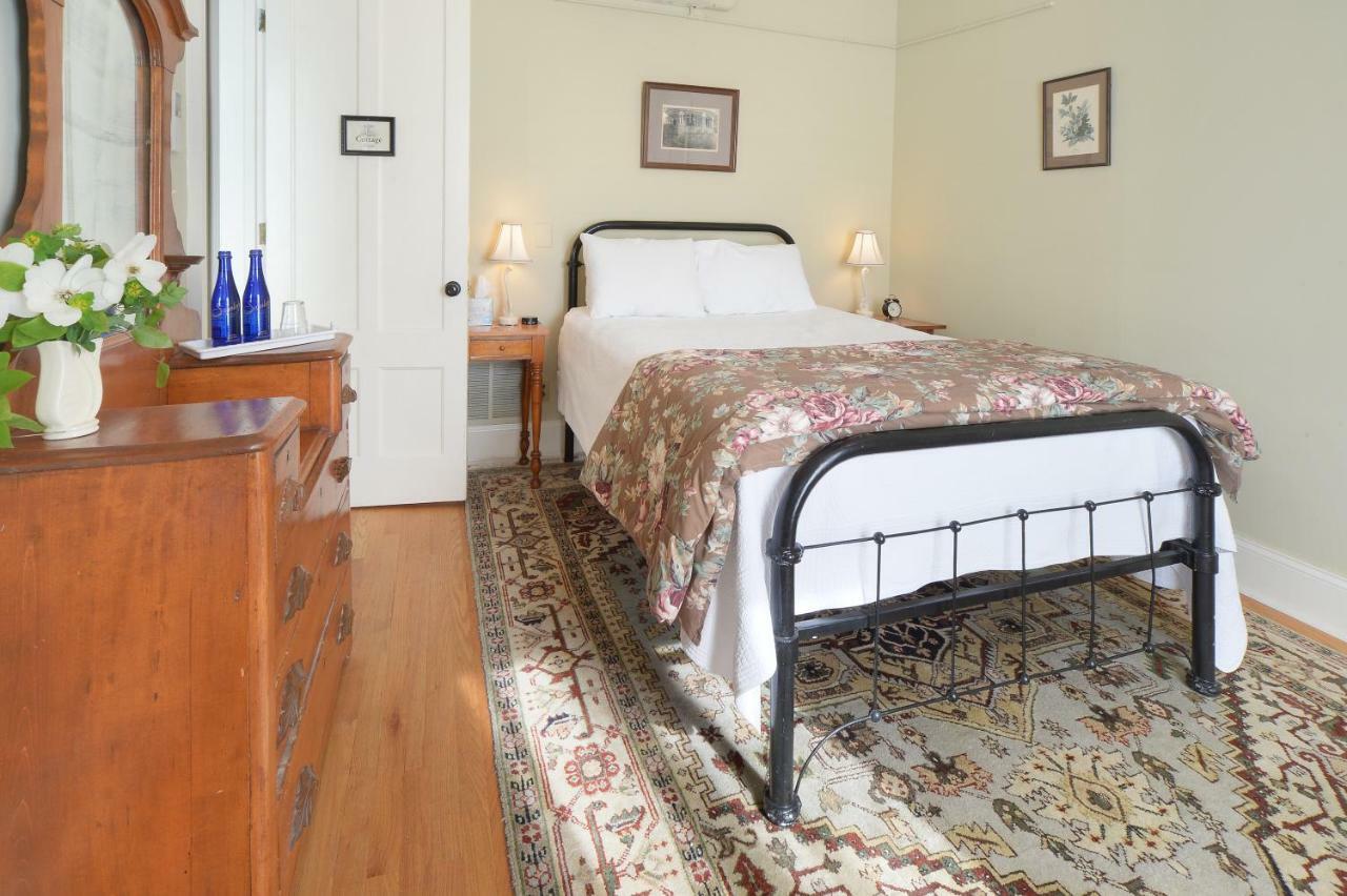 The Springwater Bed And Breakfast Saratoga Springs Exterior foto